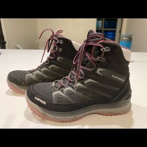 Women’s LOWA Innox Ice GTX Mid size 6